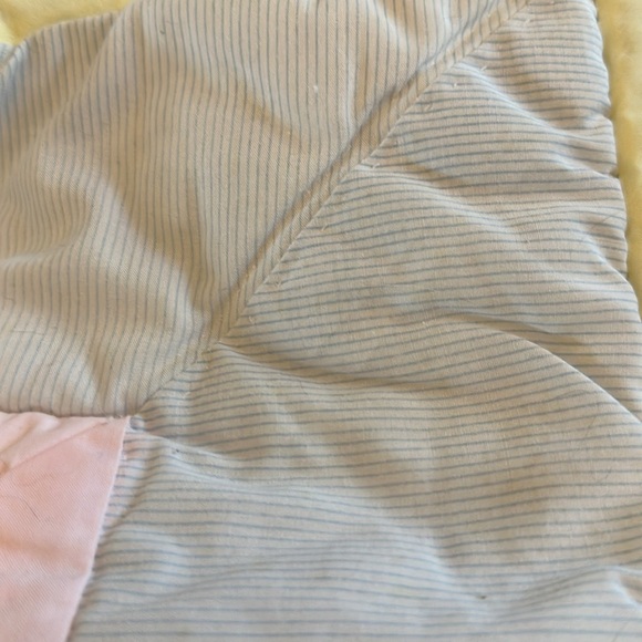 Vintage A Little Angel Teddy Bear & Bunny in a Hot Air Balloon Baby Crib Quilt - Picture 7 of 7